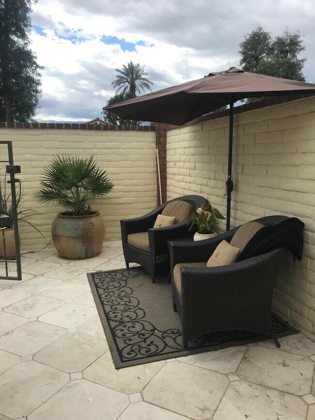 Foto del edificio - 240 Calle Del Verano