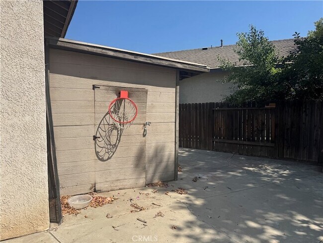 Foto del edificio - 2485 Sherwood Ln