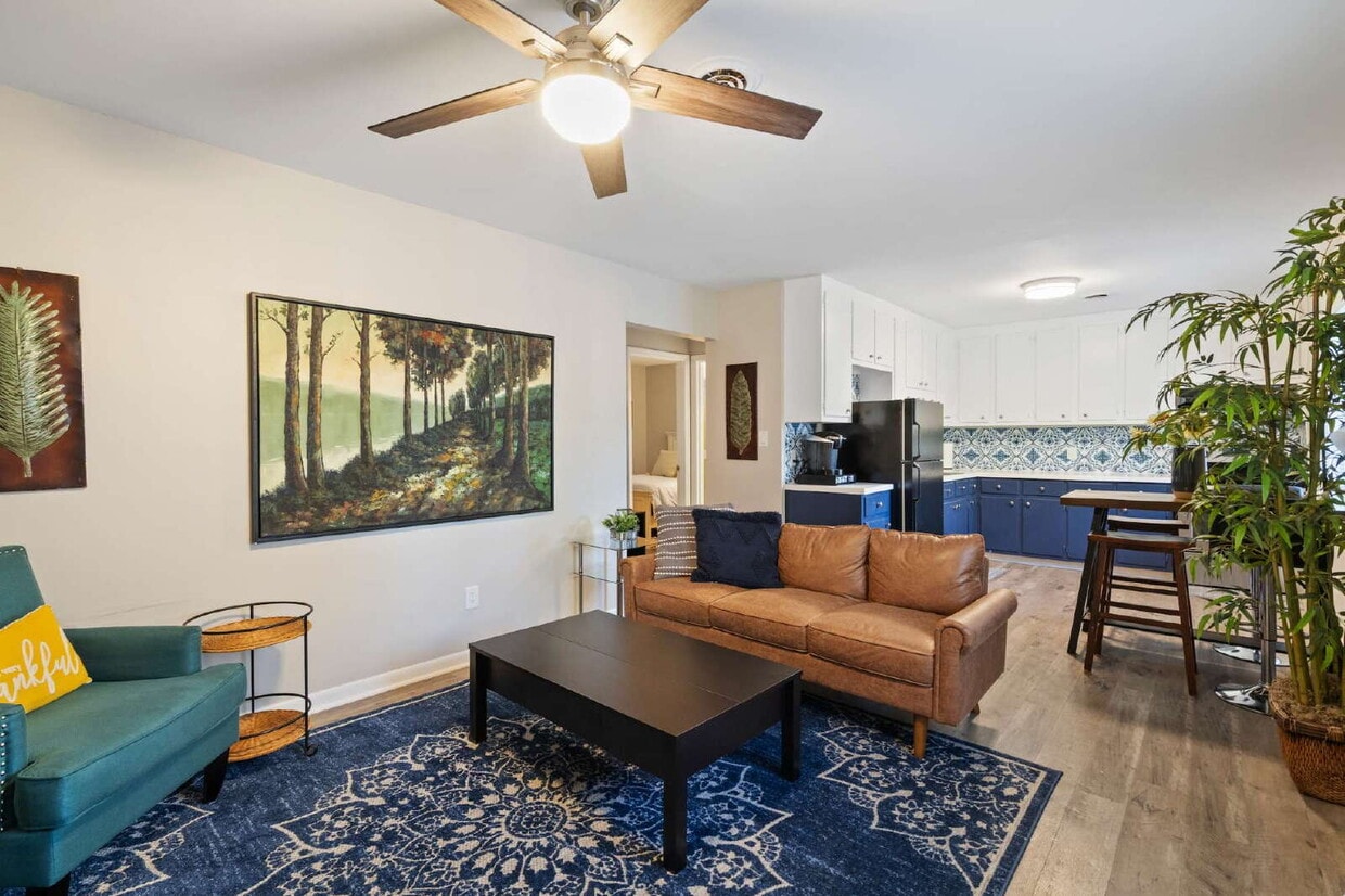 Fully Furnished Apartment in the Heart of Durham! - Fully Furnished Apartment in the Heart of Durham!