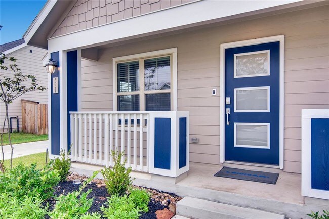 Building Photo - 15723 Crosby Hall Dr