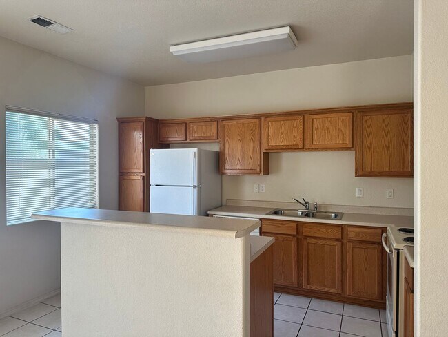 Foto del edificio - 5647 Valle Alegre Pl NW