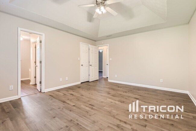 Foto del edificio - 74 Huntington Ct
