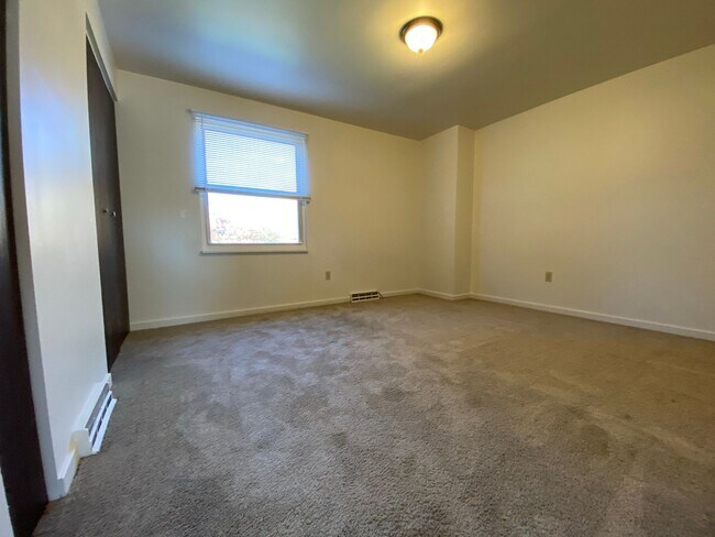 Foto del edificio - Beautiful Brick 2 BR Townhouse in Great Ze...