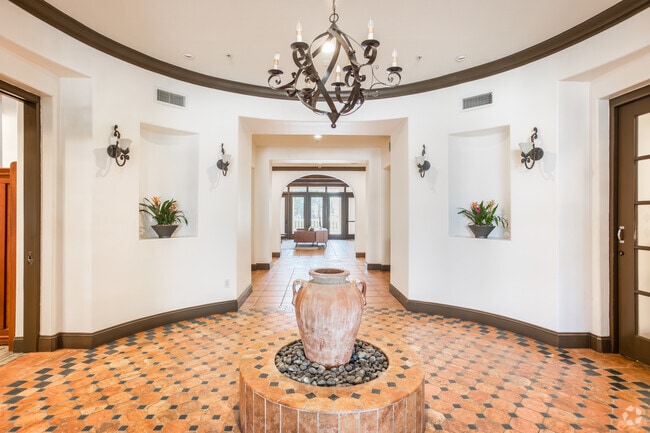 Interior Photo - Fountain Plaza