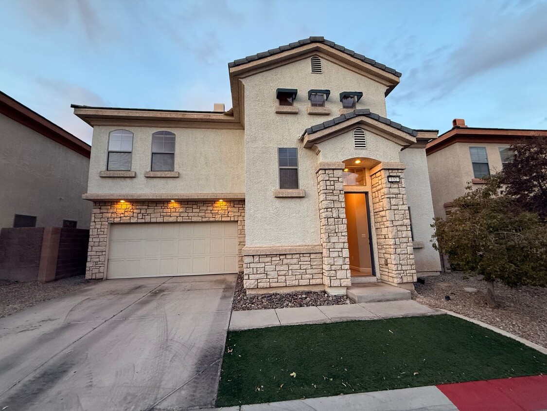 Primary Photo - Silverado 3 Bedroom 2-story home with 3 ba...