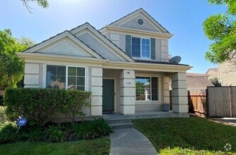 Building Photo - 566 Versailles Ln