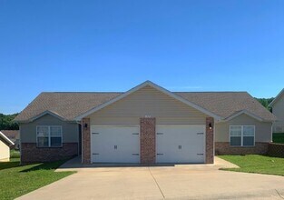 Building Photo - 105 Edna St