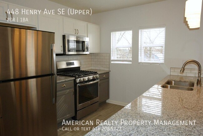 Foto del edificio - 448 Henry Ave SE