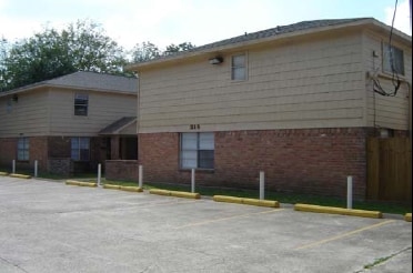 Building Photo - Oakridge Townhomes