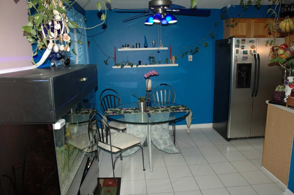 Dining room - 9143 S Roberts Rd