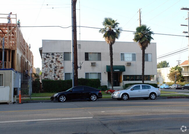 Building Photo - 14254 Burbank Blvd