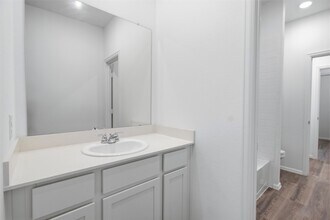 Building Photo - 5111 Winslow Grv Dr