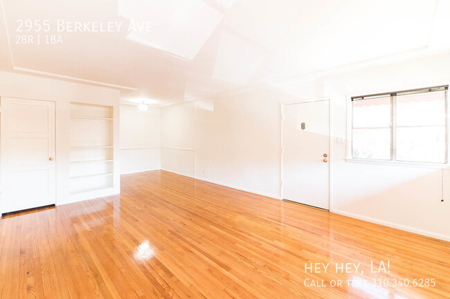 Building Photo - Remodeled Two Bedroom Apartment | Silver Lake