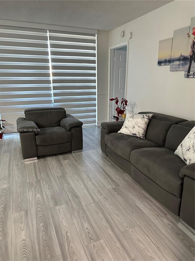 Foto del edificio - 2055 SW 122nd Ave