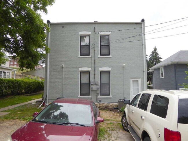 Foto del edificio - 598 Loras Blvd