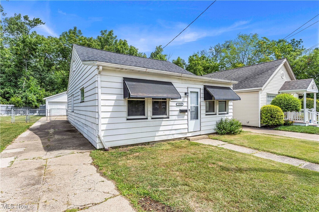 12518 Erwin Ave Cleveland, OH 44135 – photo 2