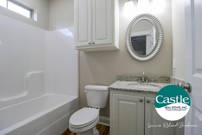 Building Photo - 713 Azelea St, Unit A