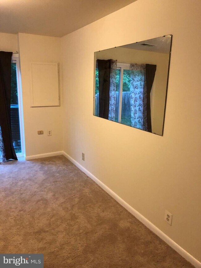 1900 Princess Anne St Unit 6, Fredericksburg, VA 22401 Apartment for