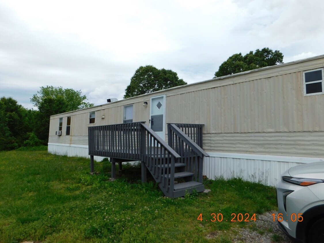 110 Eakins Dr Unit 00116, Walland, TN 37886 Room for Rent in Walland