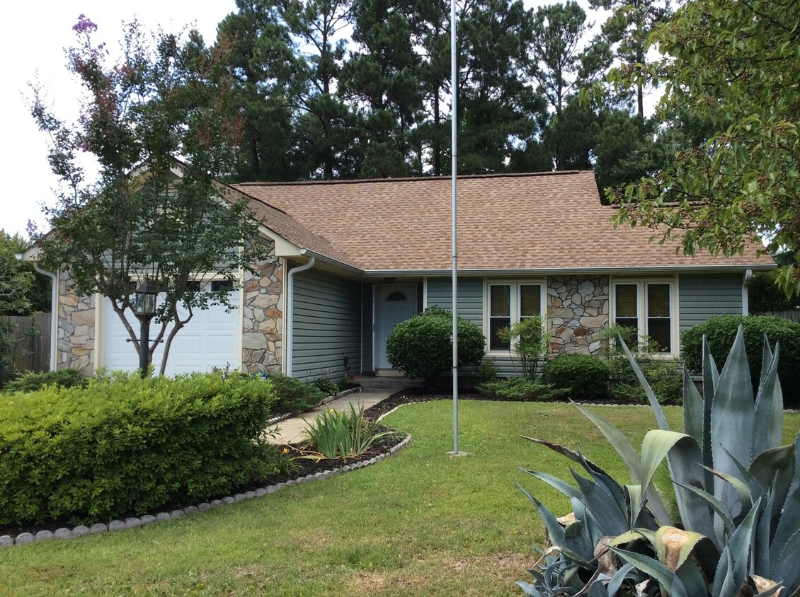 3 Bedroom Home in Great Location! - 3 Bedroom Home in Great Location!