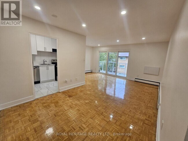 Photo du bâtiment - 949-949 Simcoe St N