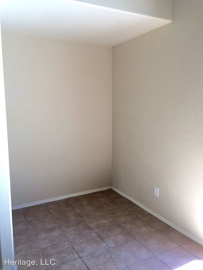 Foto del edificio - 12374 W Turney Ave