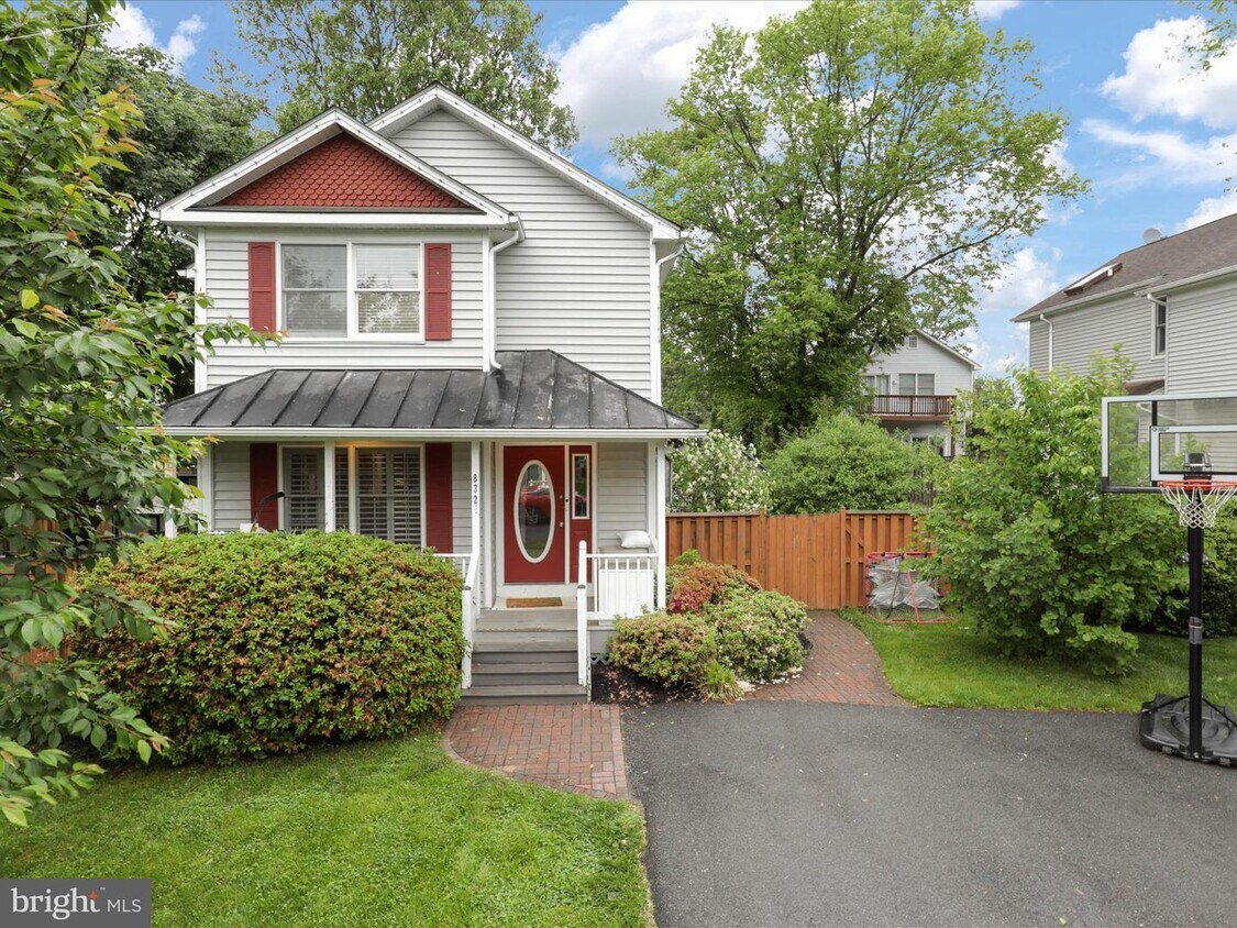 Photo - 8324 2nd Ave (Vienna, VA)