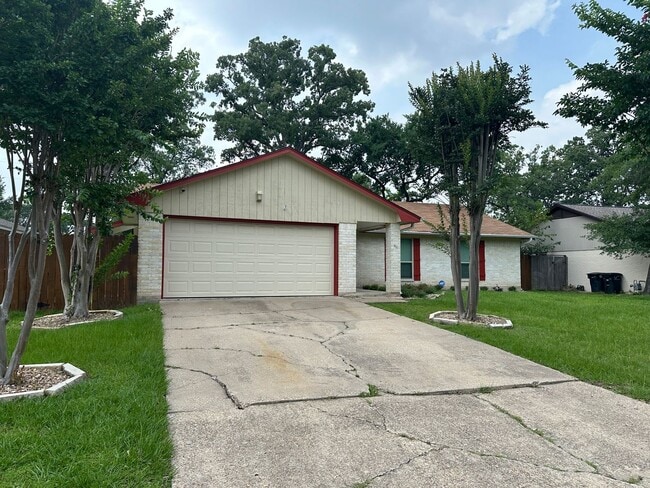 Building Photo - College Station - 3 Bedroom - 2 bath - 2 c...