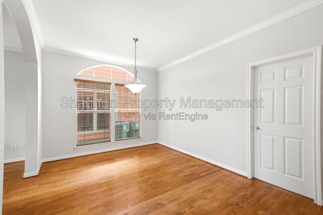 Foto del edificio - 2409 North Blvd