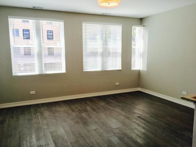 Foto del edificio - 2 bedroom in Chicago IL 60660