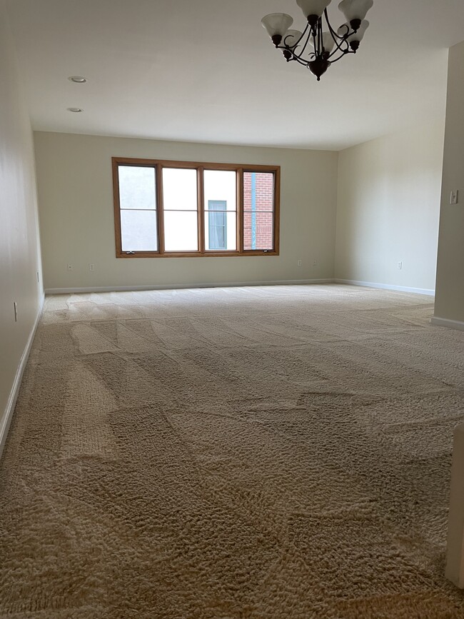 Foto del edificio - 26212 E Huron River Dr