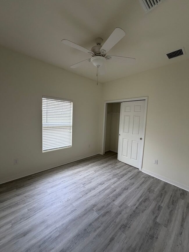 Building Photo - 1062 San Cristobal Ave