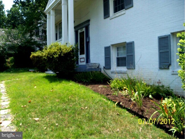 Foto del edificio - 3820 King Arthur Rd