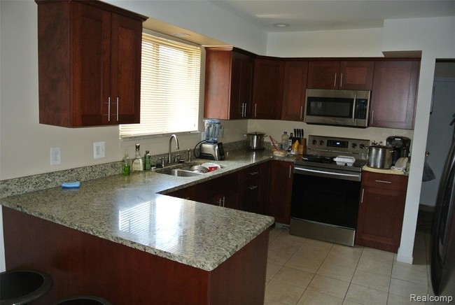 Foto del edificio - 35710 Collingwood Dr