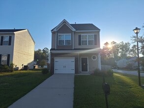 Building Photo - 1111 Lake Village Dr