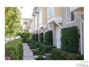 Building Photo - 5562 W 190th St