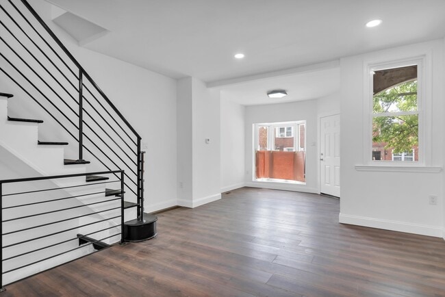Building Photo - 1721 S Edgewood St