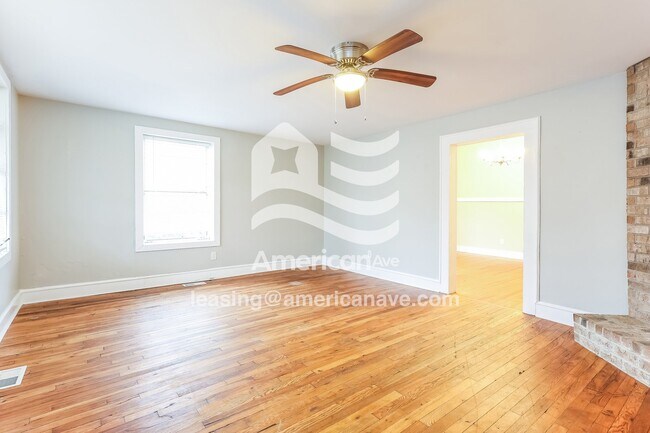 Building Photo - 605 W 7th Ave