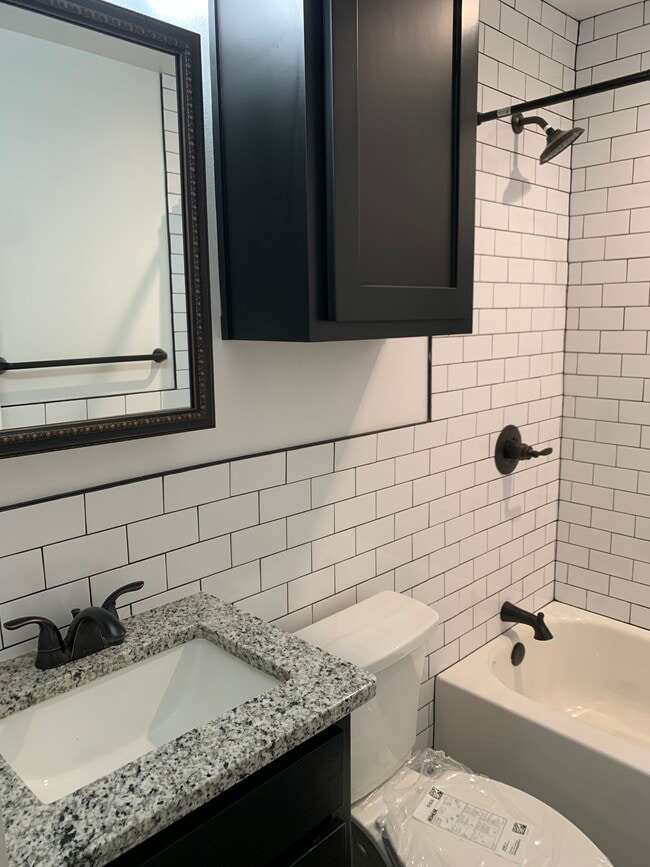 Building Photo - Courthouse Apartments