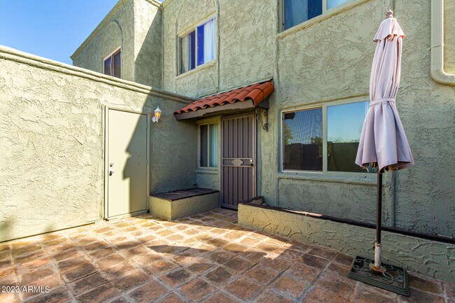 Foto del edificio - 5446 W Sheena Dr