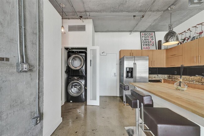 Foto del edificio - 444 NE 30th St