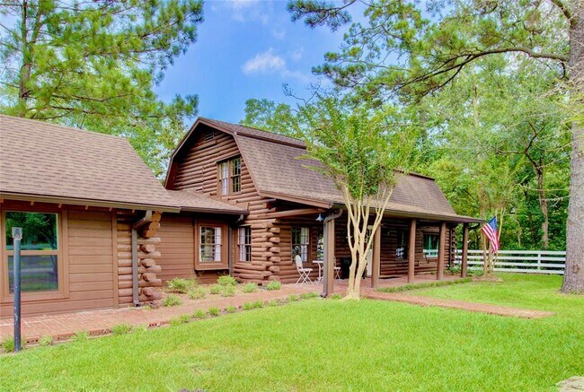 Building Photo - 3513 Cedar Dr