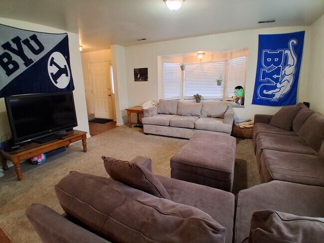 Foto del edificio - 769 N 200 E