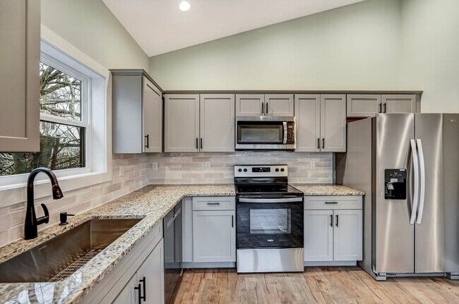 Foto del edificio - 629 Prescott Ave
