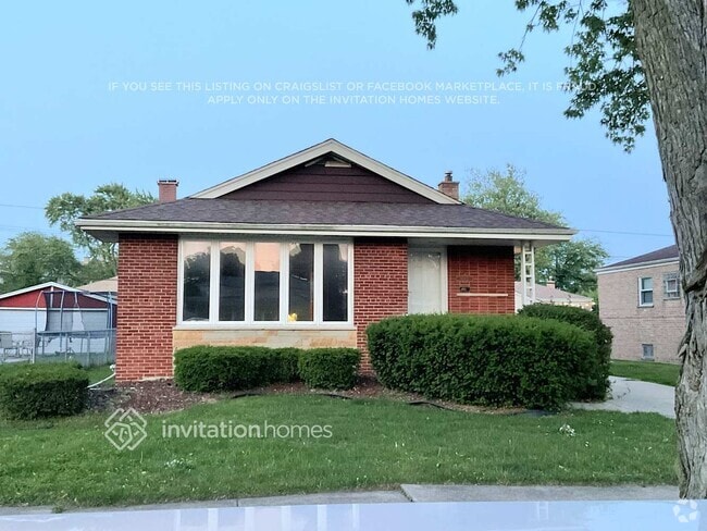 Building Photo - 10111 S 53rd Ave