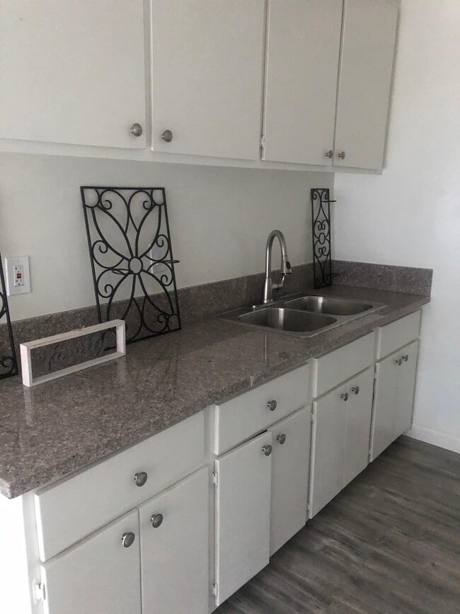 Foto del edificio - Valley Oasis Apartments