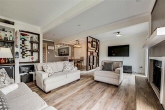 Building Photo - 2502 Tierra Dr