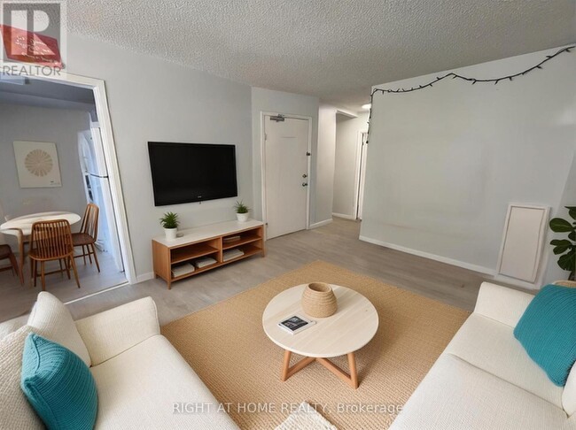 Building Photo - 222 Lyon St. N