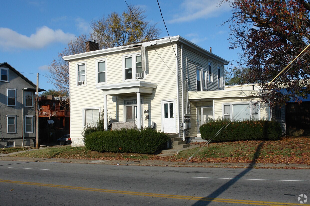 Foto del edificio - 1615 Grinstead Dr