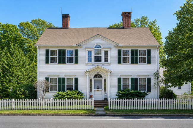 Building Photo - 562 Amity Rd